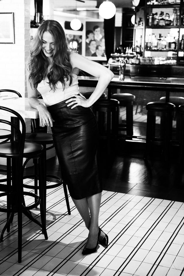 Amanda Righetti. selected photo 8 of 16